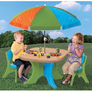 The Step2 Company Play and Shade Patio Set